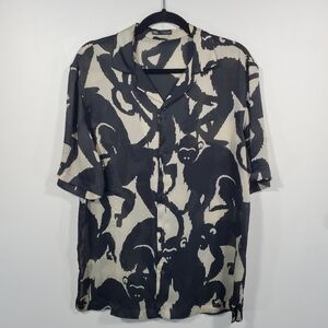 ZARA Men's Black & White Monkey Pleated Button Down Short Sleeve Top